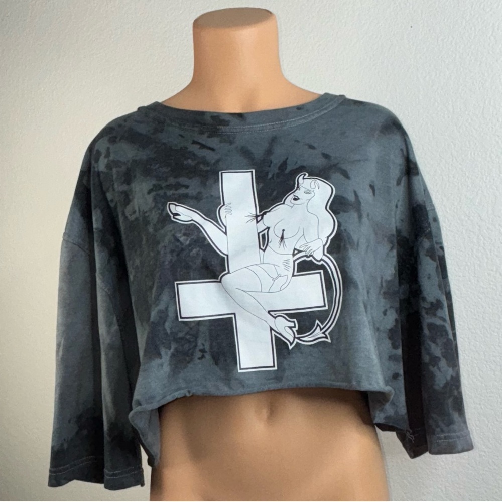 Cropped Tee Sack religious design grey tye dye